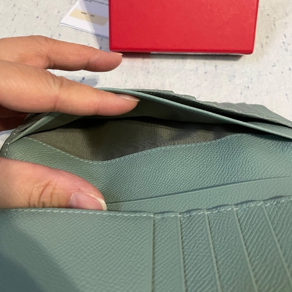 Ferragamo Lucky Charme Gancini Continental Wallet - Picture 8 of 8